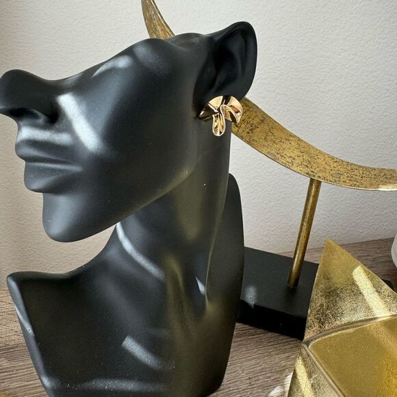 Vintage style stud earrings A1013 - Picture 4 of 4